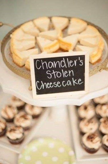Friends Chandler's stolen cheesecake