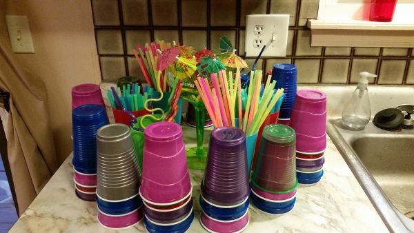 Friends themed party cups and ice